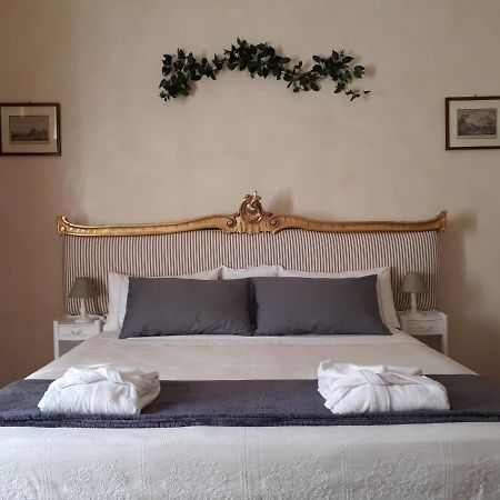 カゼルタ Dependance Royale Bed & Breakfast エクステリア 写真