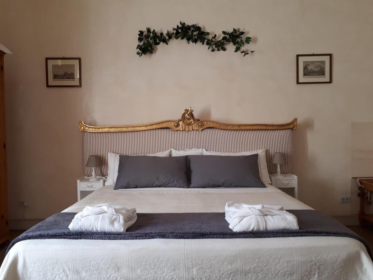 カゼルタ Dependance Royale Bed & Breakfast エクステリア 写真