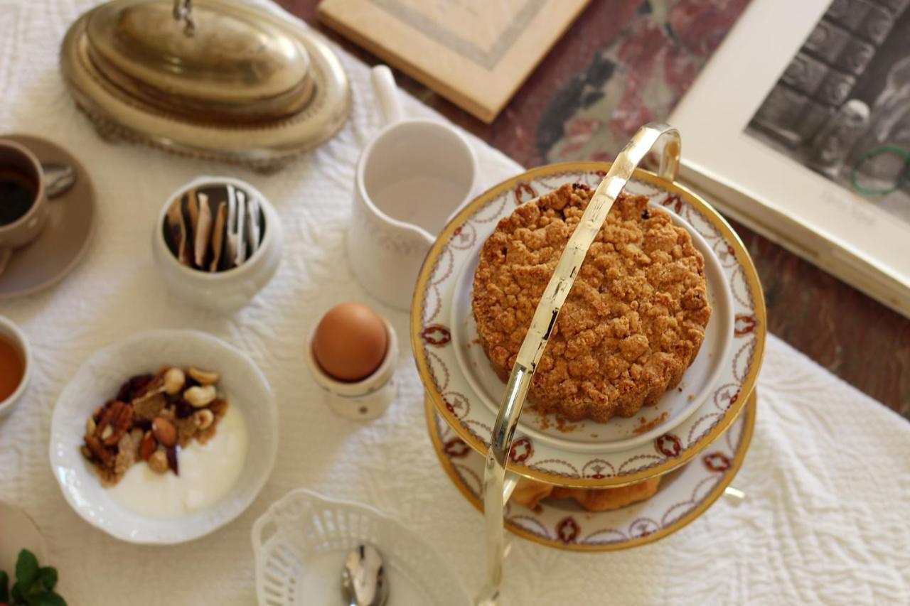 カゼルタ Dependance Royale Bed & Breakfast エクステリア 写真