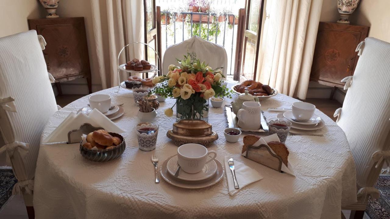 カゼルタ Dependance Royale Bed & Breakfast エクステリア 写真