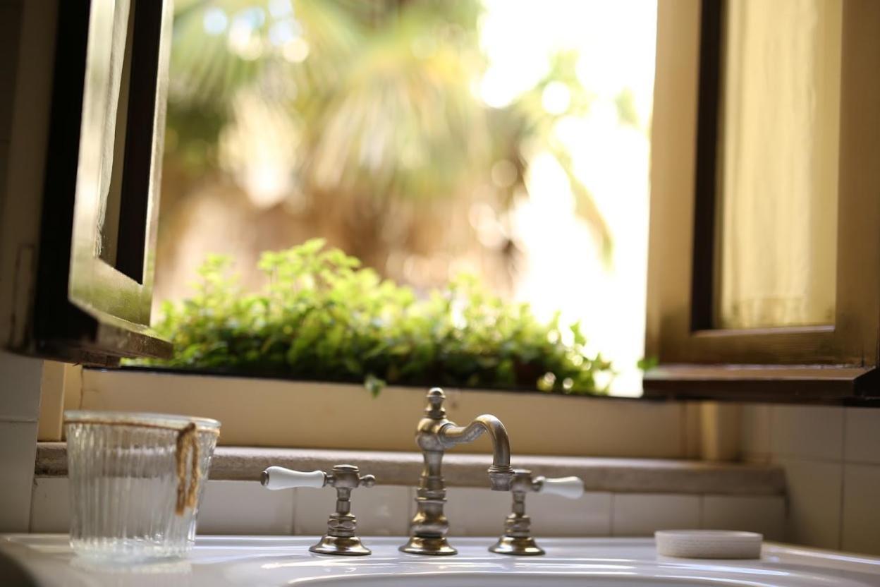 カゼルタ Dependance Royale Bed & Breakfast エクステリア 写真