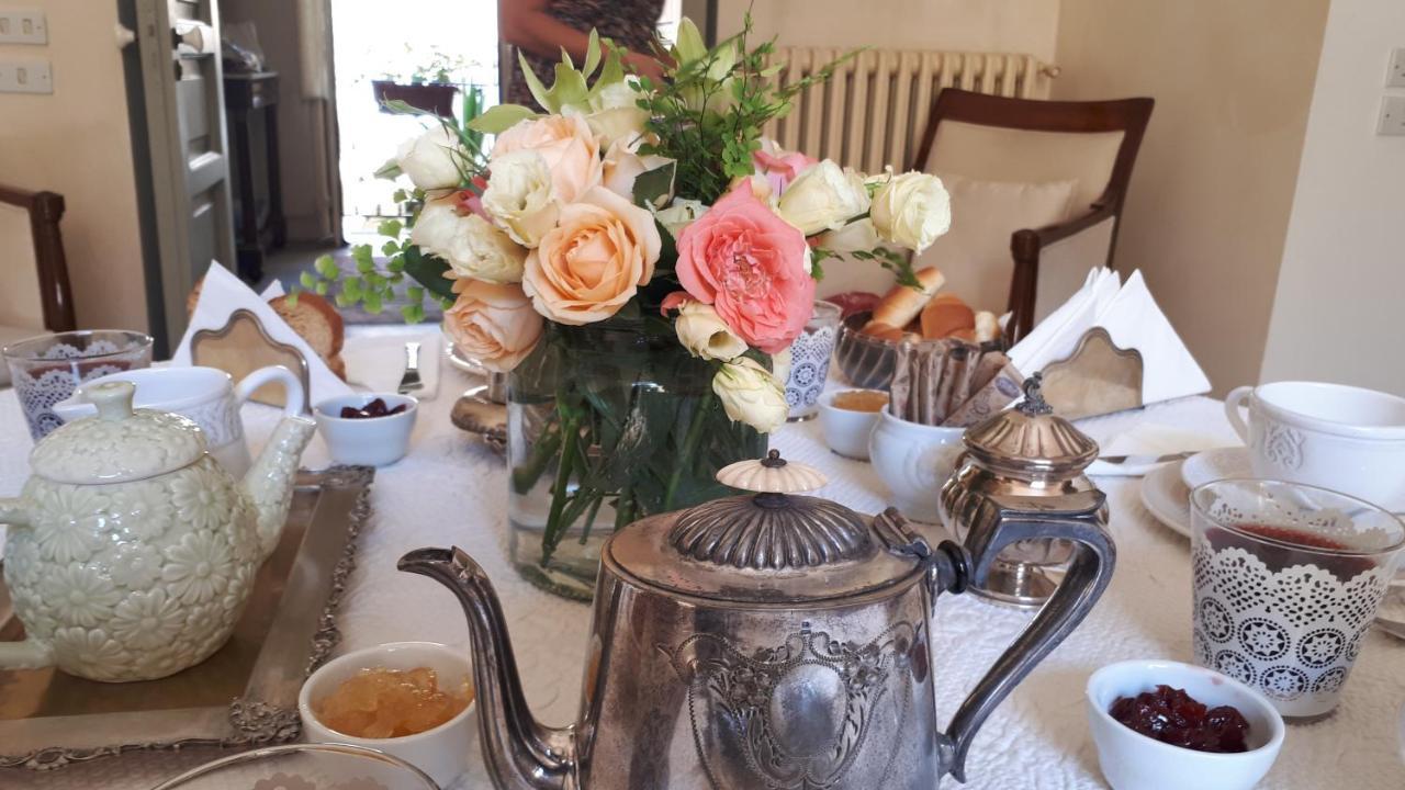 カゼルタ Dependance Royale Bed & Breakfast エクステリア 写真