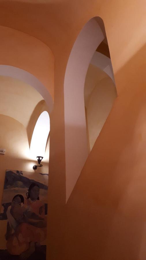 カゼルタ Dependance Royale Bed & Breakfast エクステリア 写真