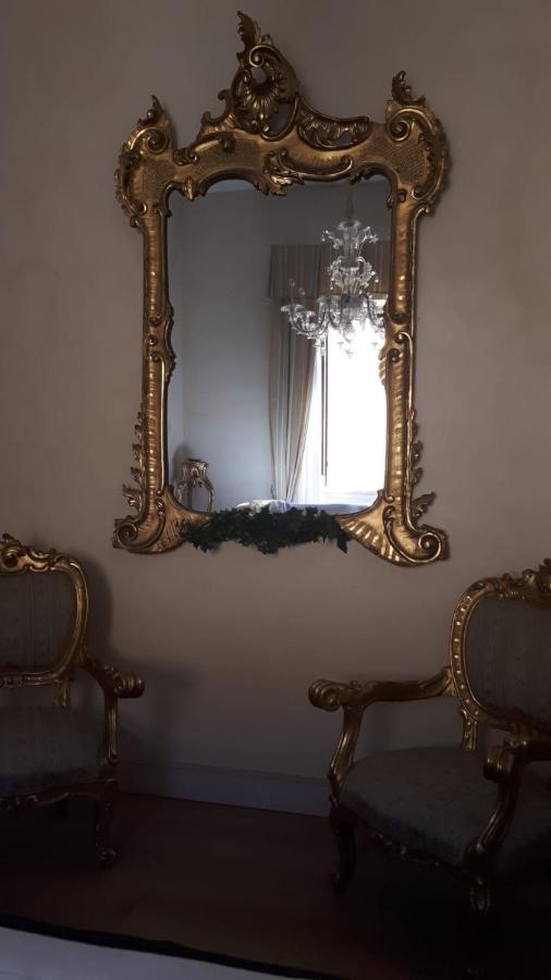 カゼルタ Dependance Royale Bed & Breakfast エクステリア 写真